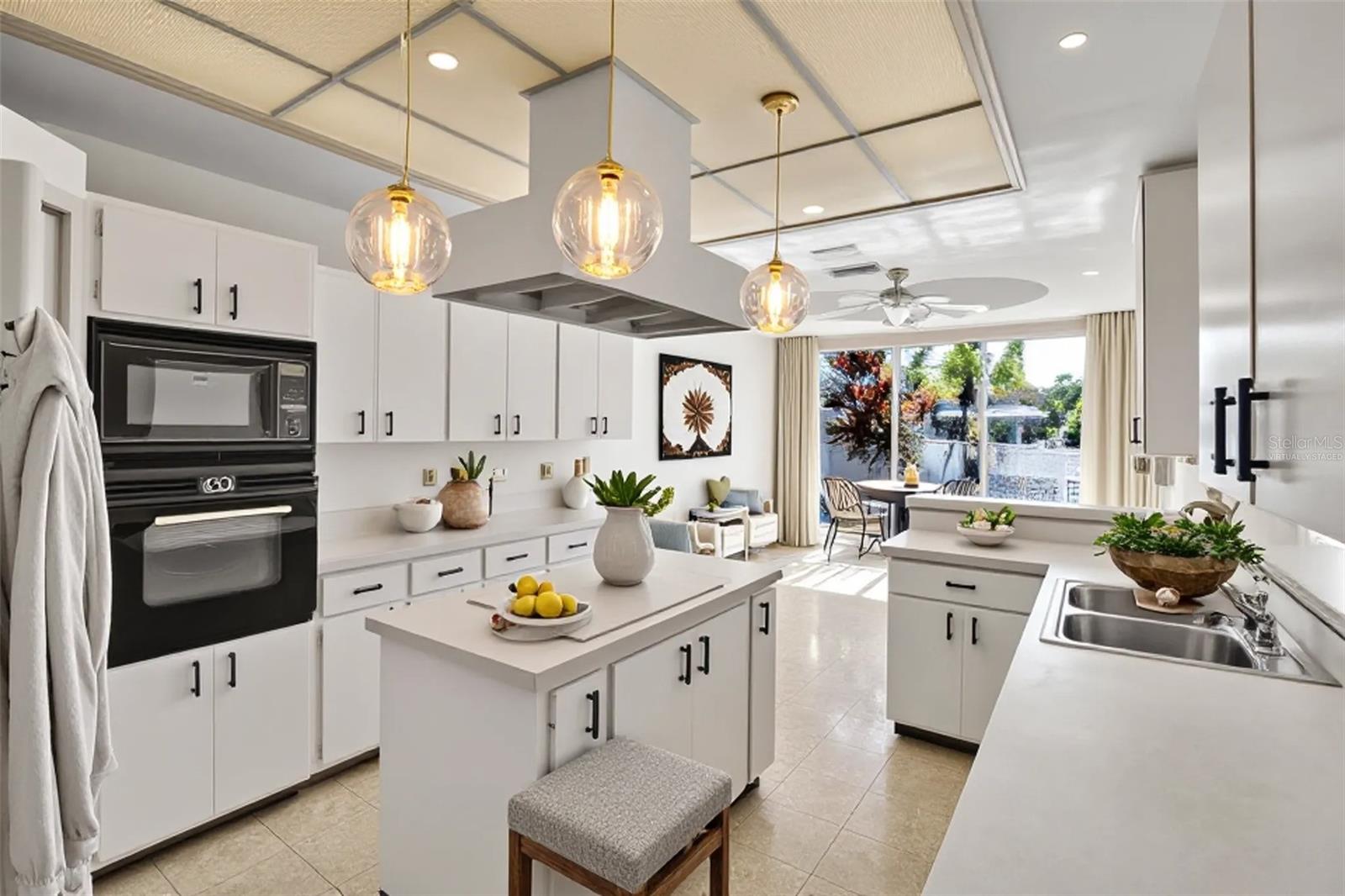 PALM COURT - Residential