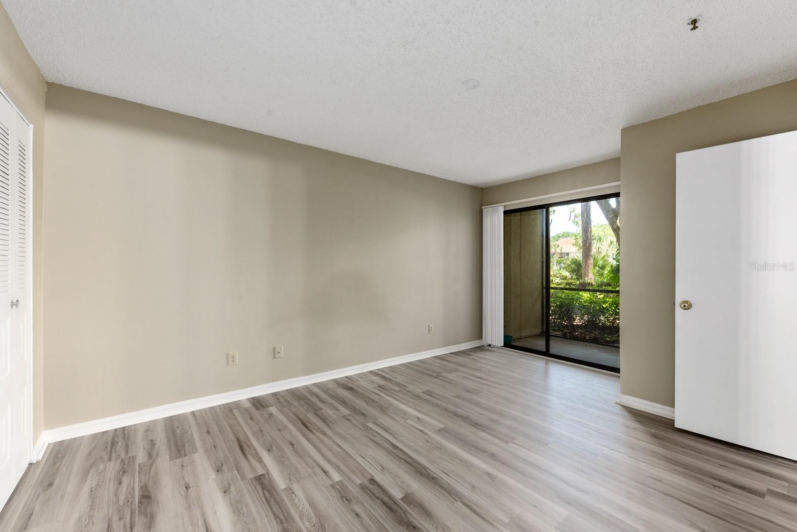 VINTAGE GRAND - Residential Lease