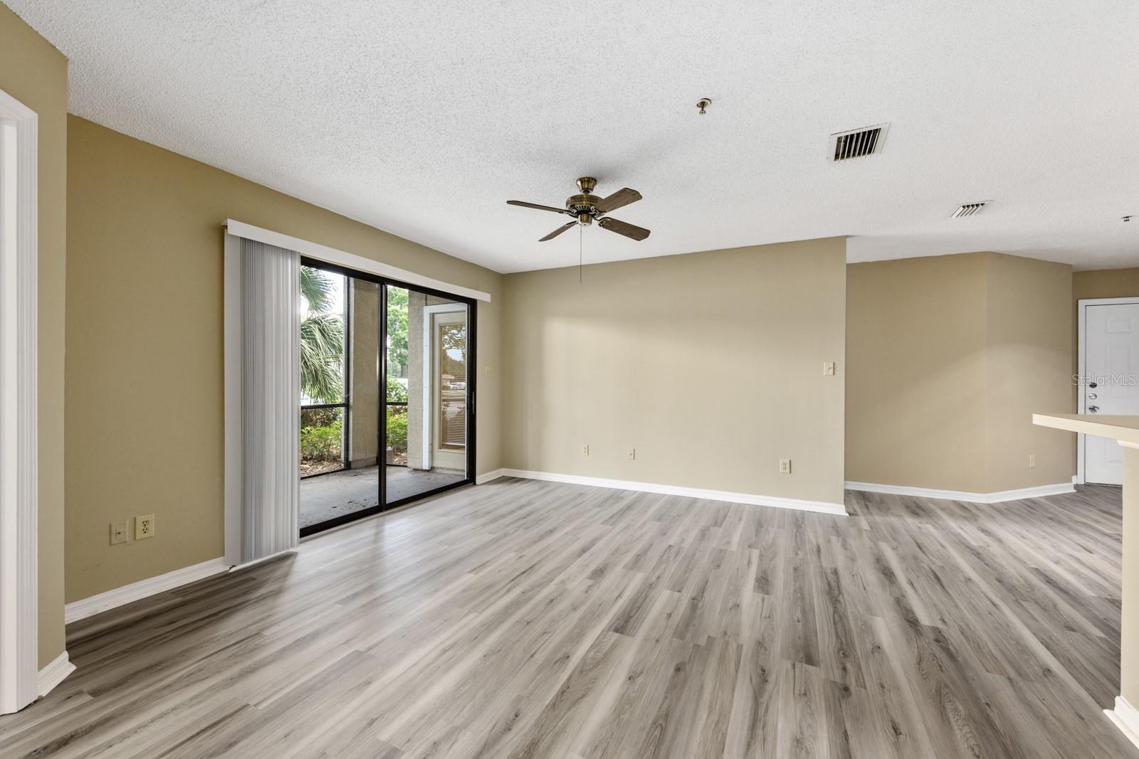 VINTAGE GRAND - Residential Lease