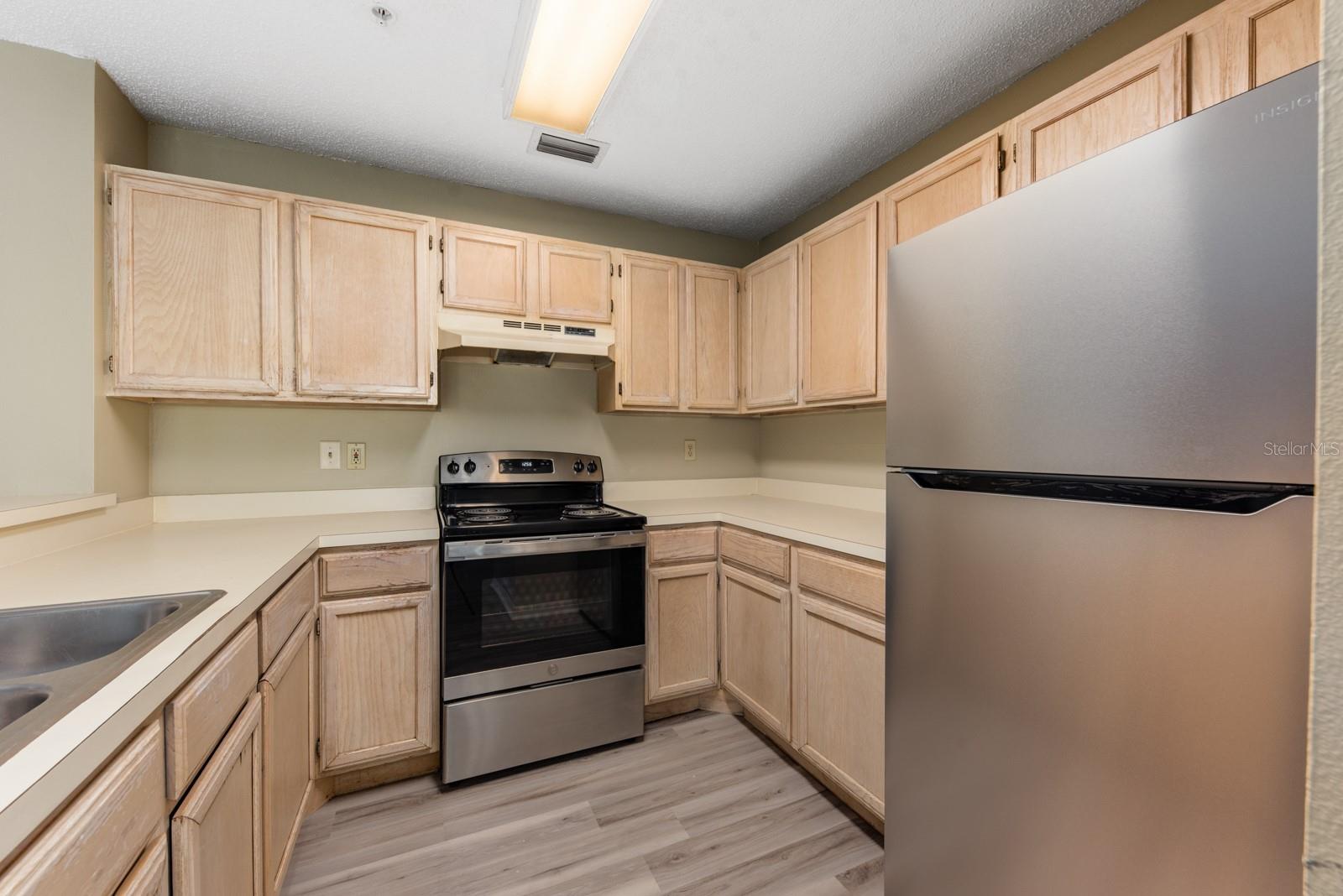 VINTAGE GRAND - Residential Lease