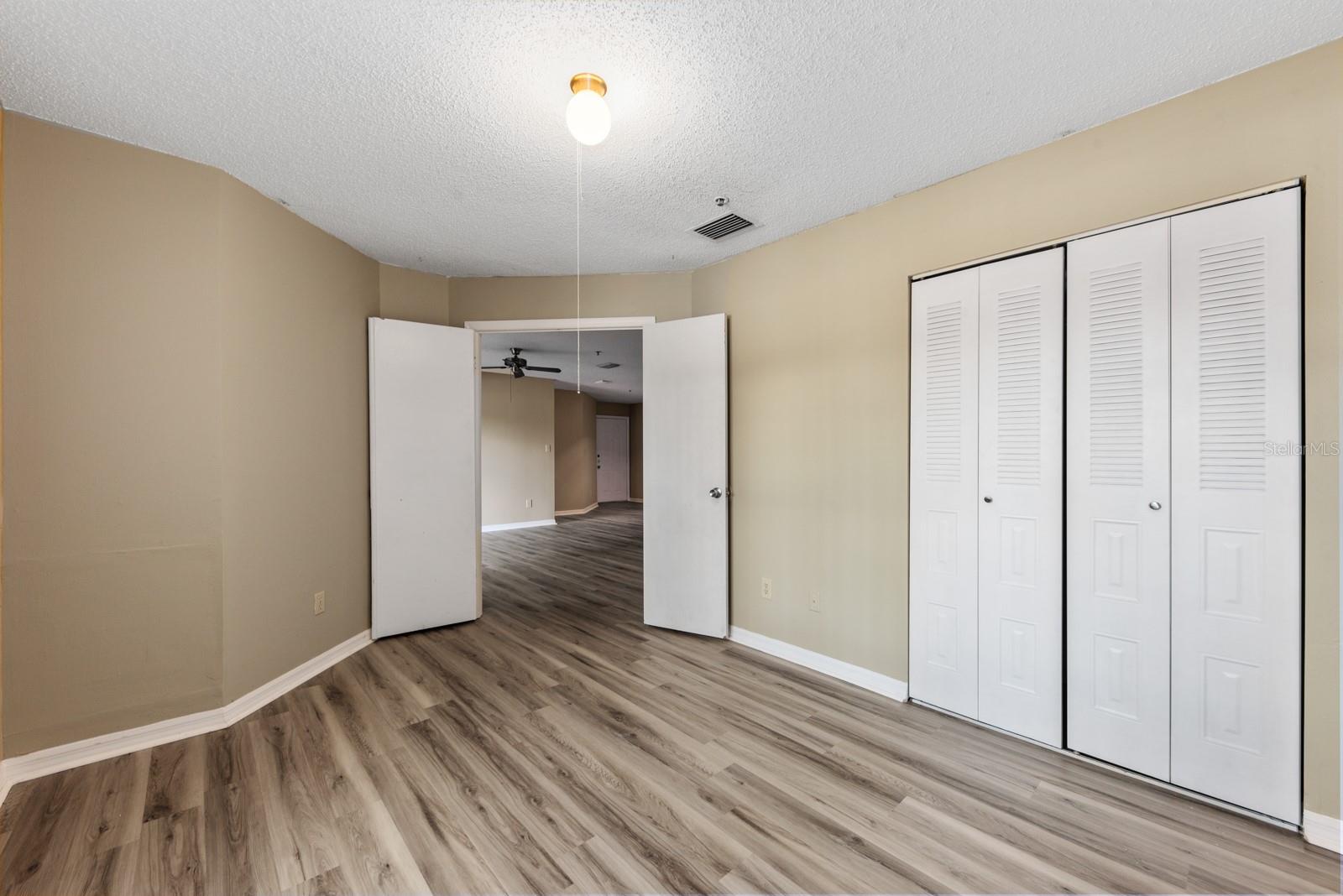 VINTAGE GRAND - Residential Lease