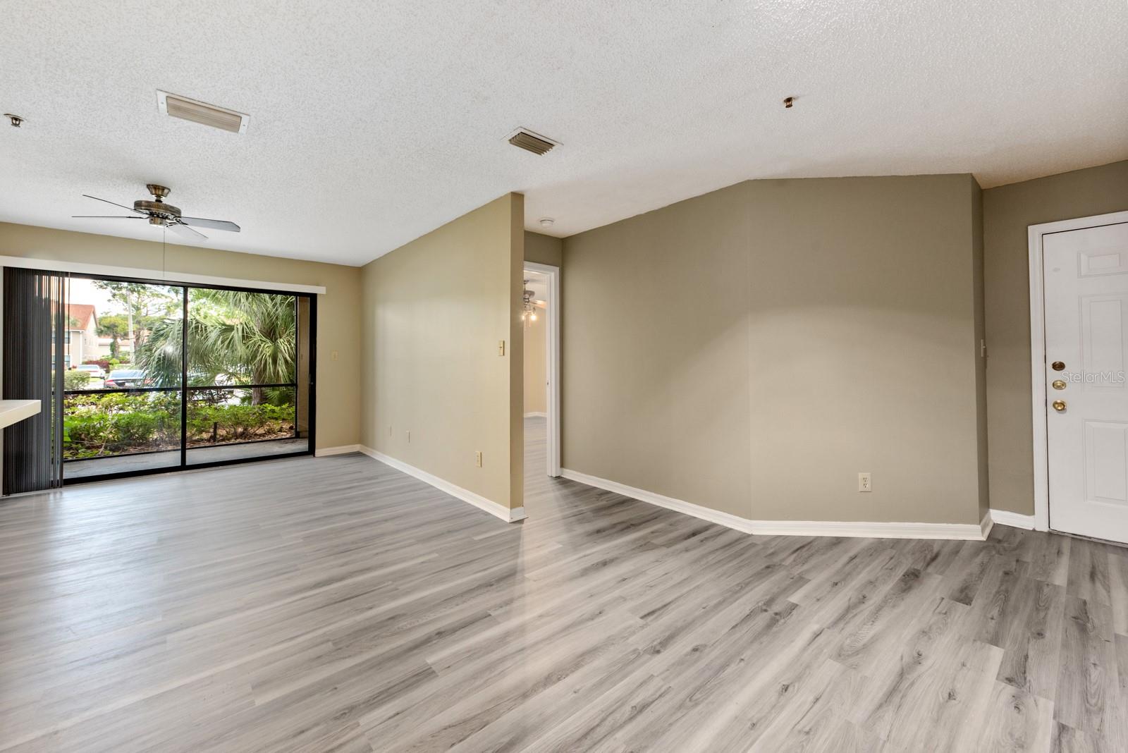 VINTAGE GRAND - Residential Lease