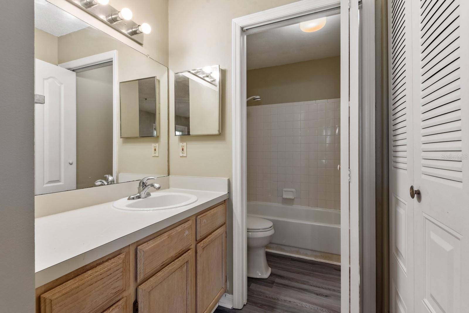 VINTAGE GRAND - Residential Lease