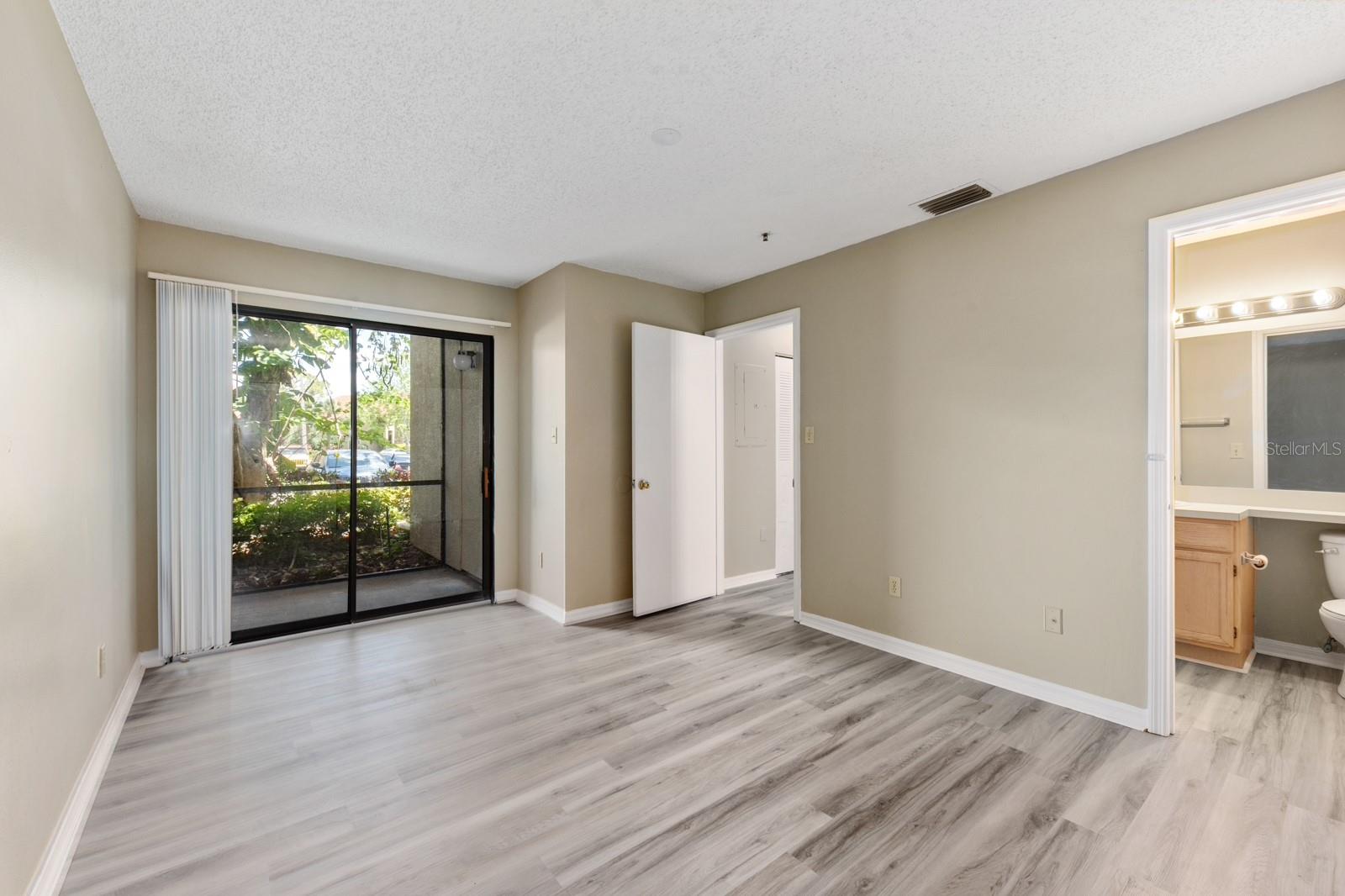 VINTAGE GRAND - Residential Lease