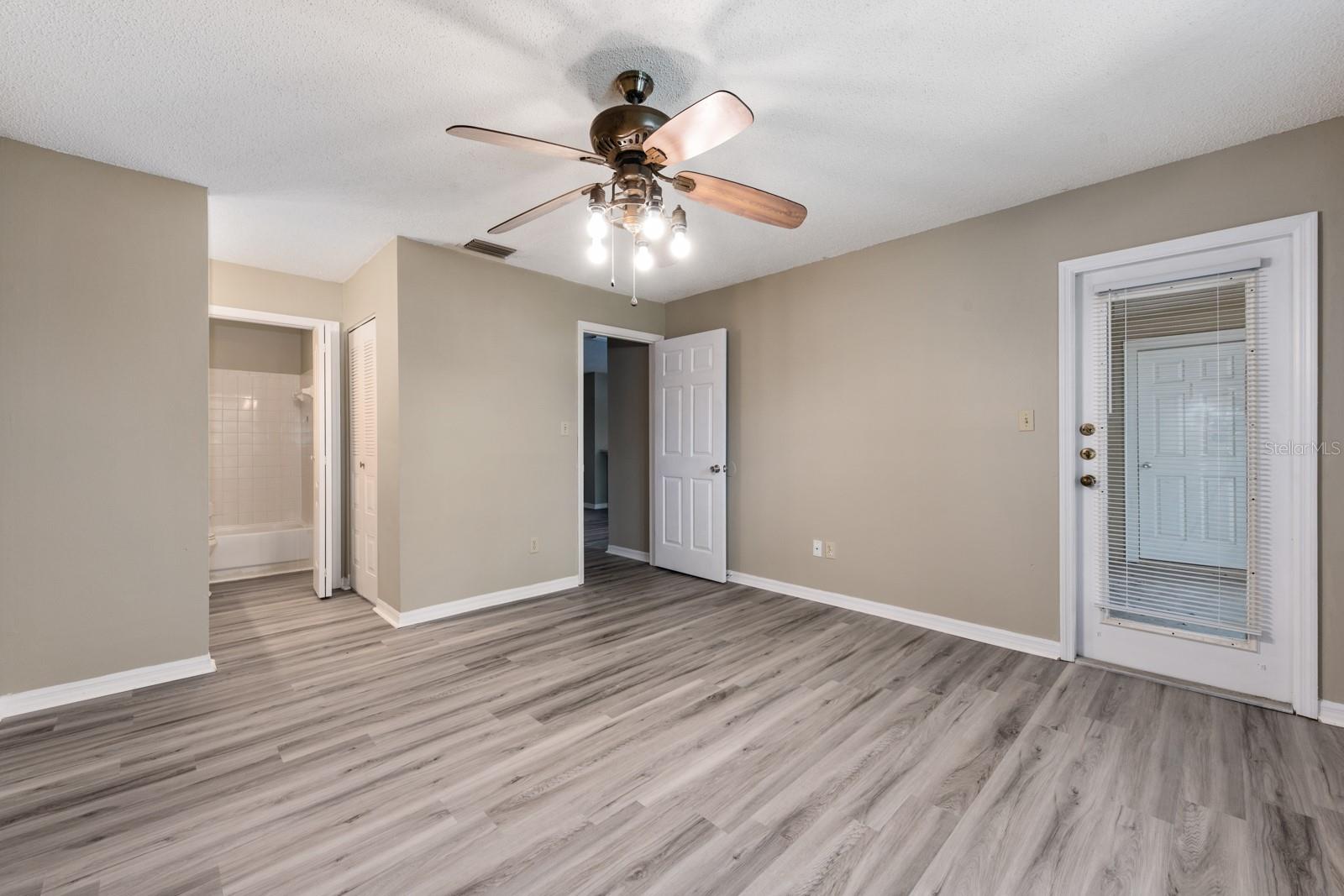 VINTAGE GRAND - Residential Lease
