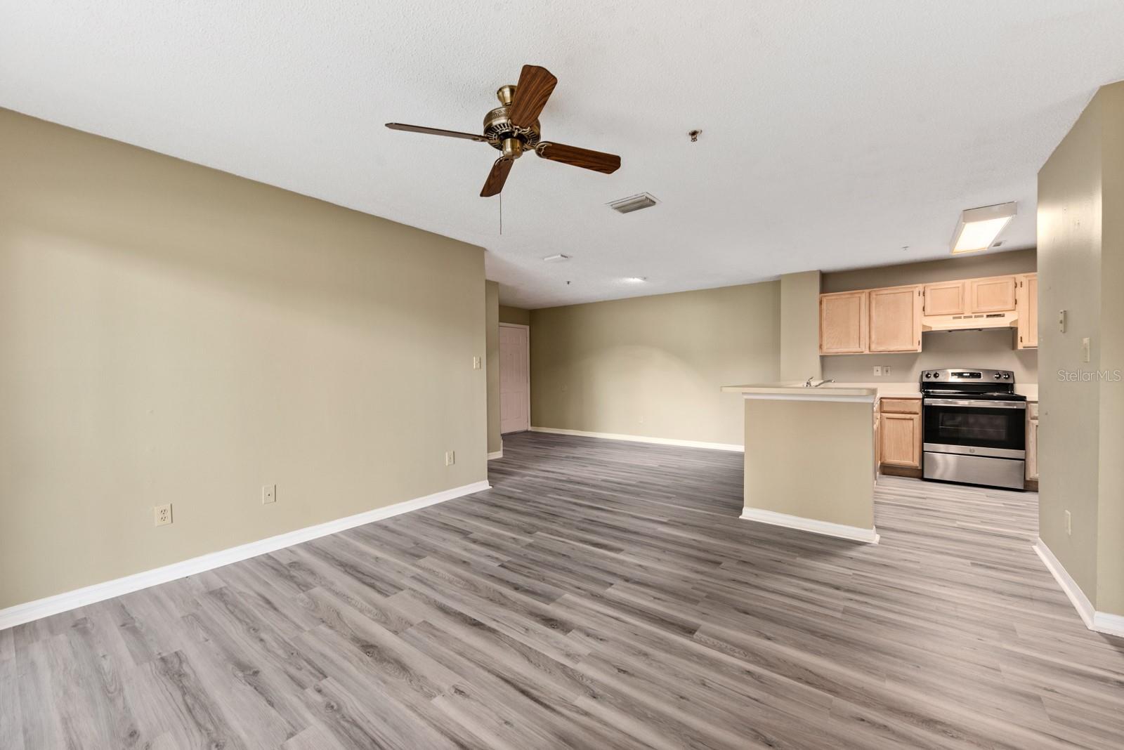 VINTAGE GRAND - Residential Lease