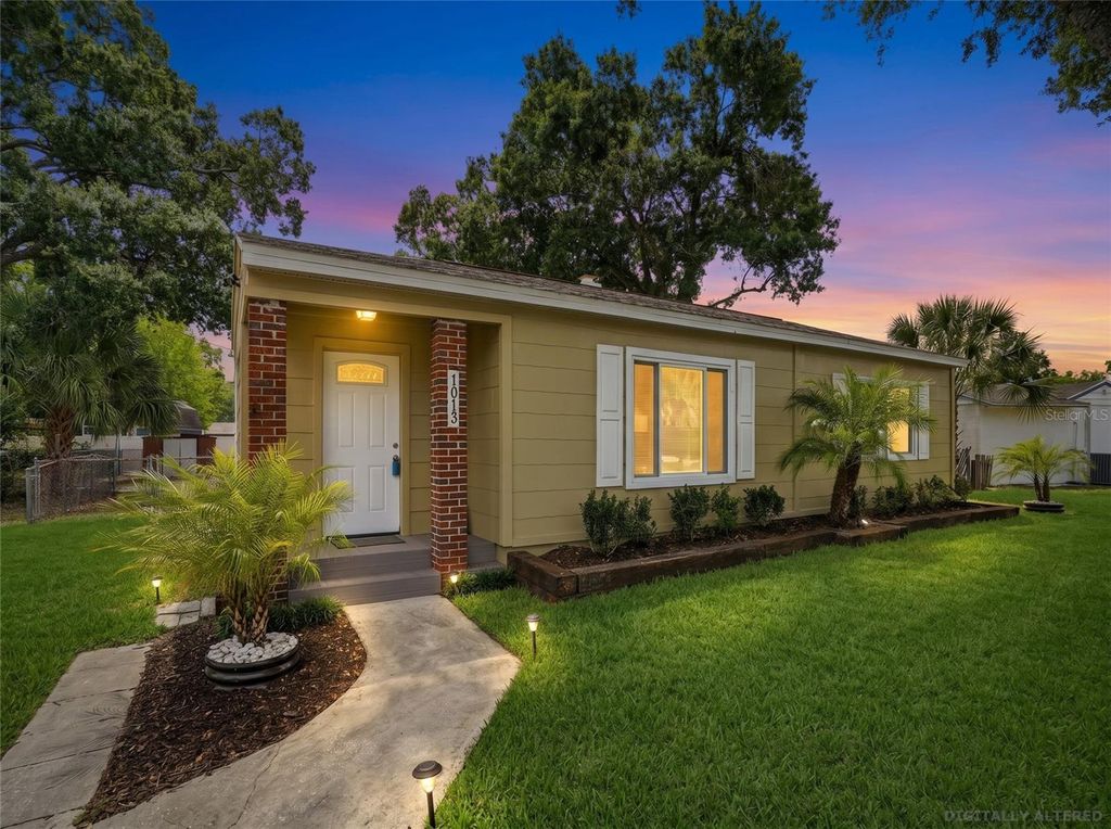 Photo of 1013 N Bask Drive, Tampa, FL 33603 (MLS # TB8507350)