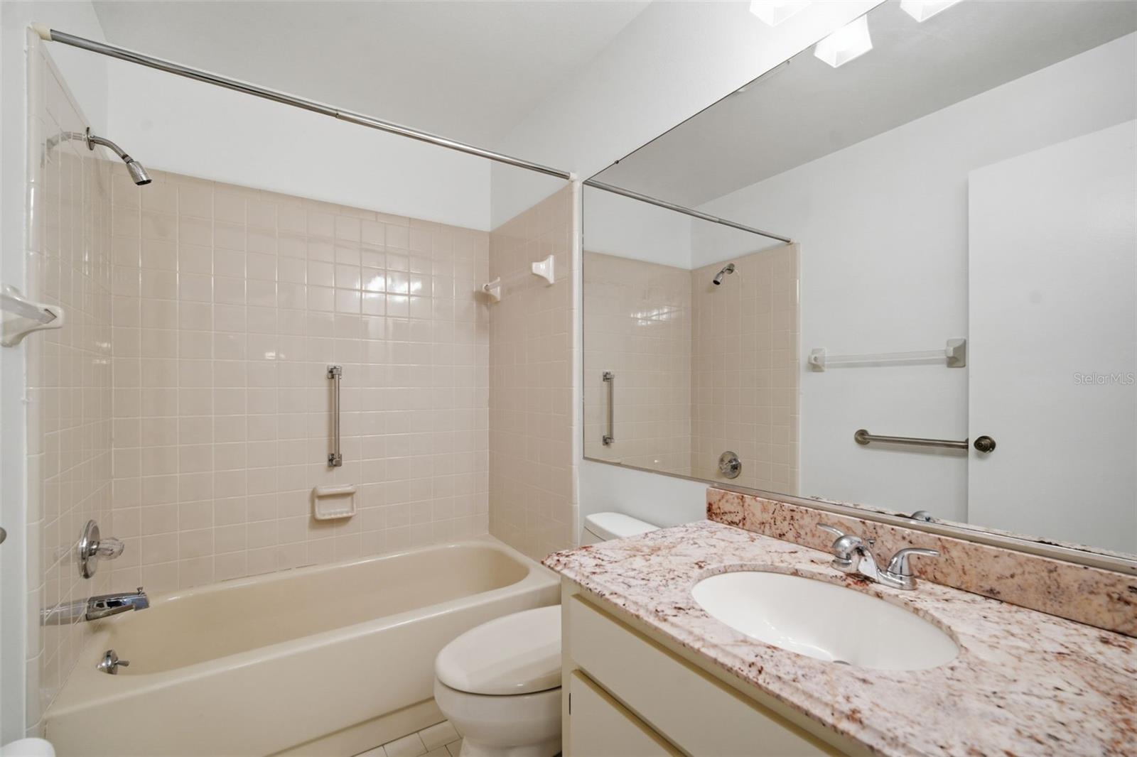 THE KNOLLS OF KINGS POINT II A - Residential