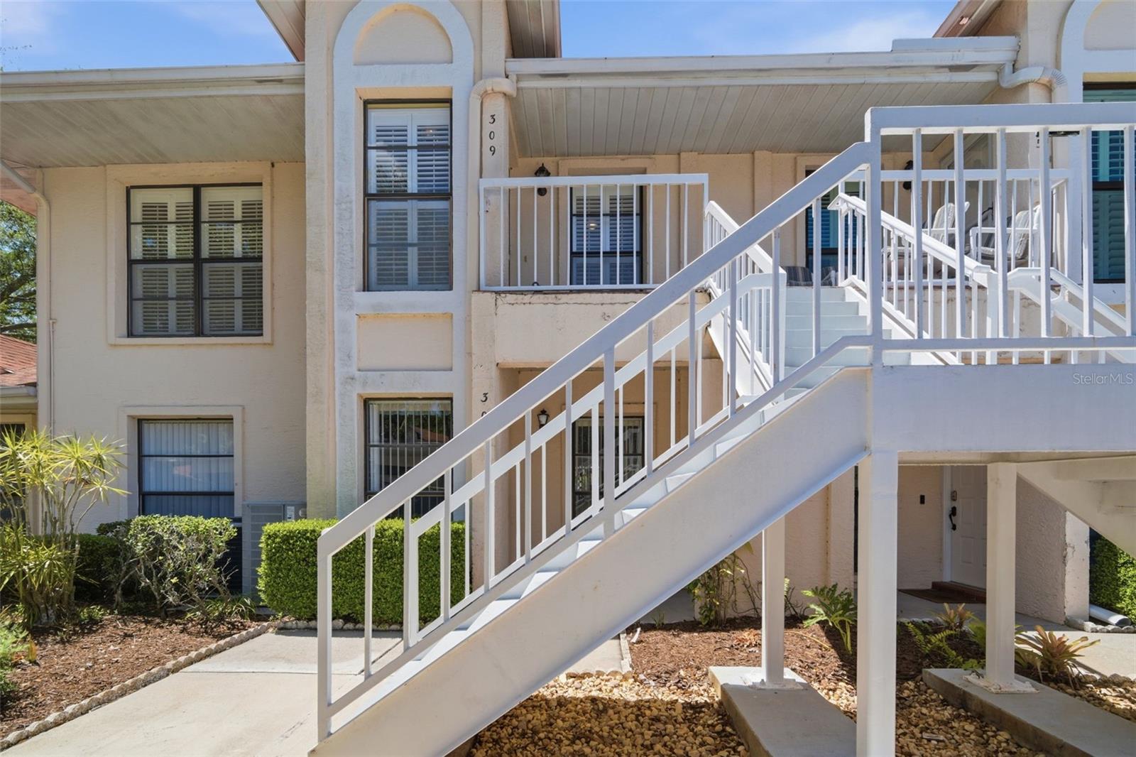 THE KNOLLS OF KINGS POINT II A - Residential