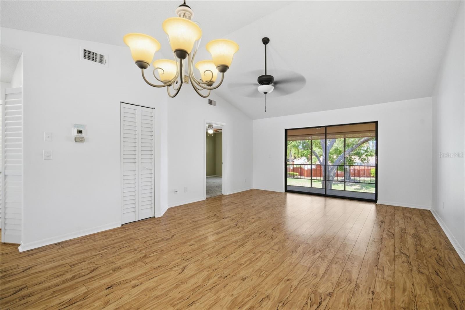 THE KNOLLS OF KINGS POINT II A - Residential