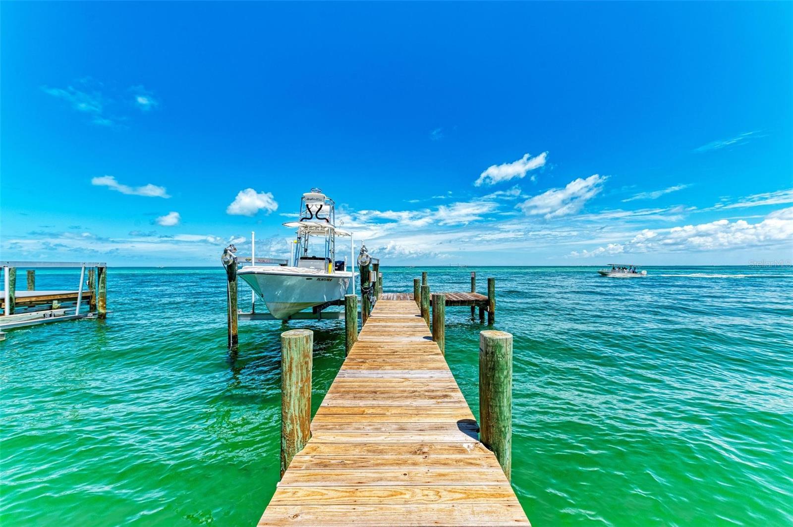 KEY ROYALE 18TH ADD - Residential