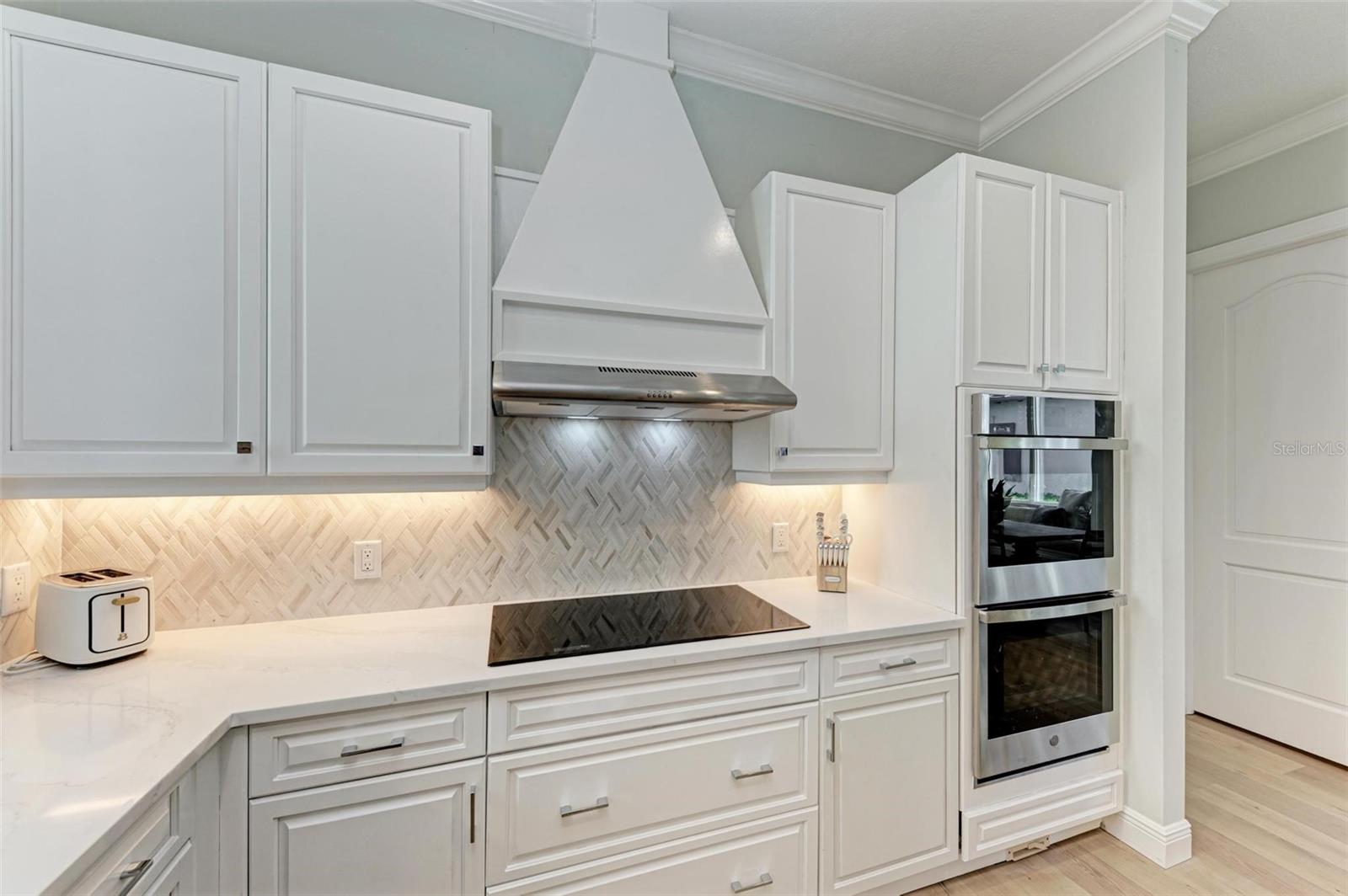 KEY ROYALE 18TH ADD - Residential