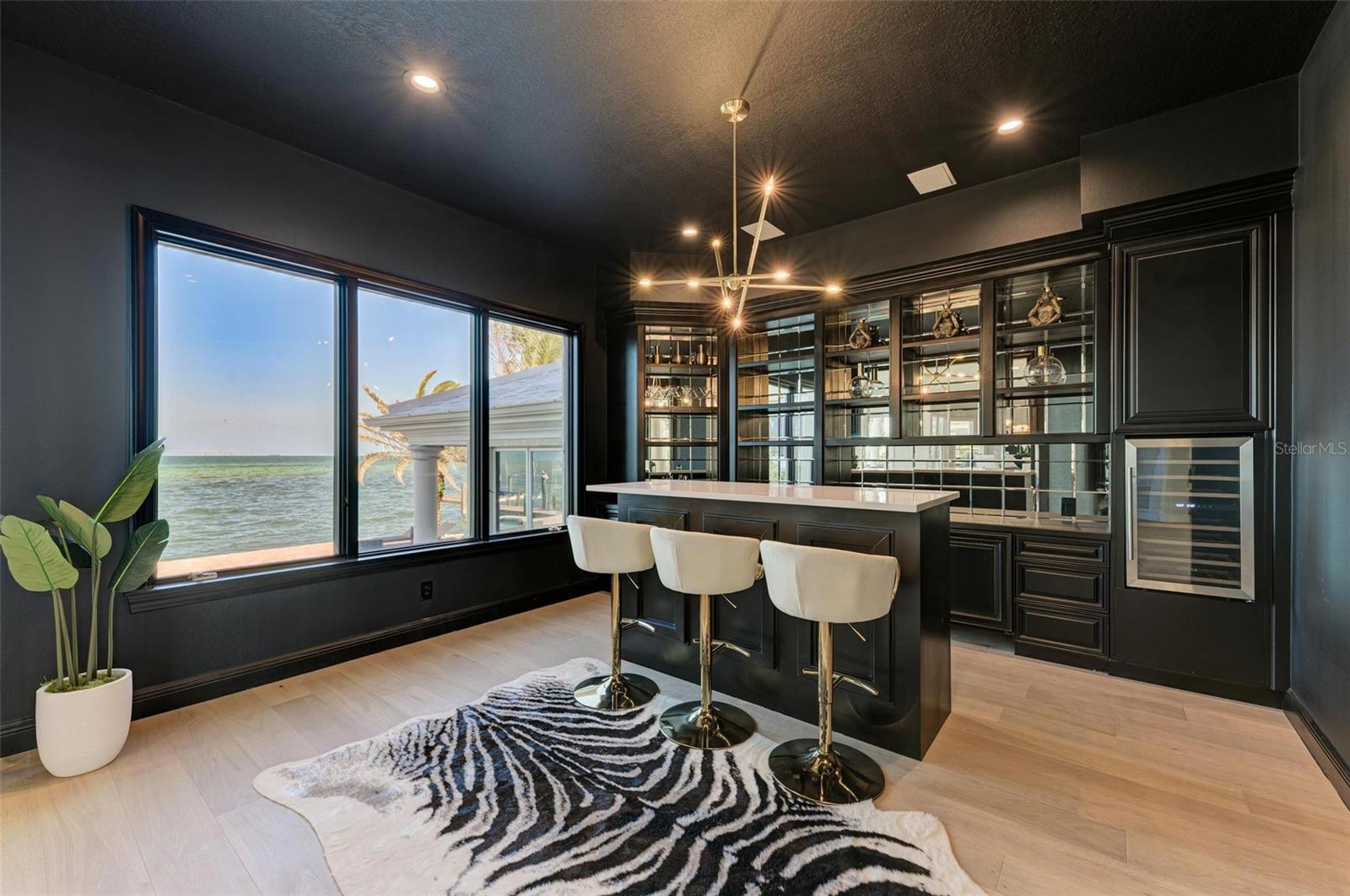 KEY ROYALE 18TH ADD - Residential