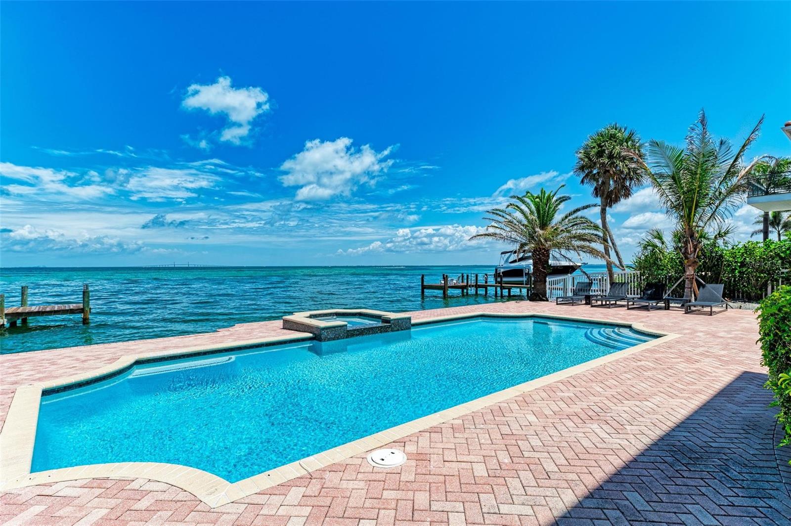 KEY ROYALE 18TH ADD - Residential