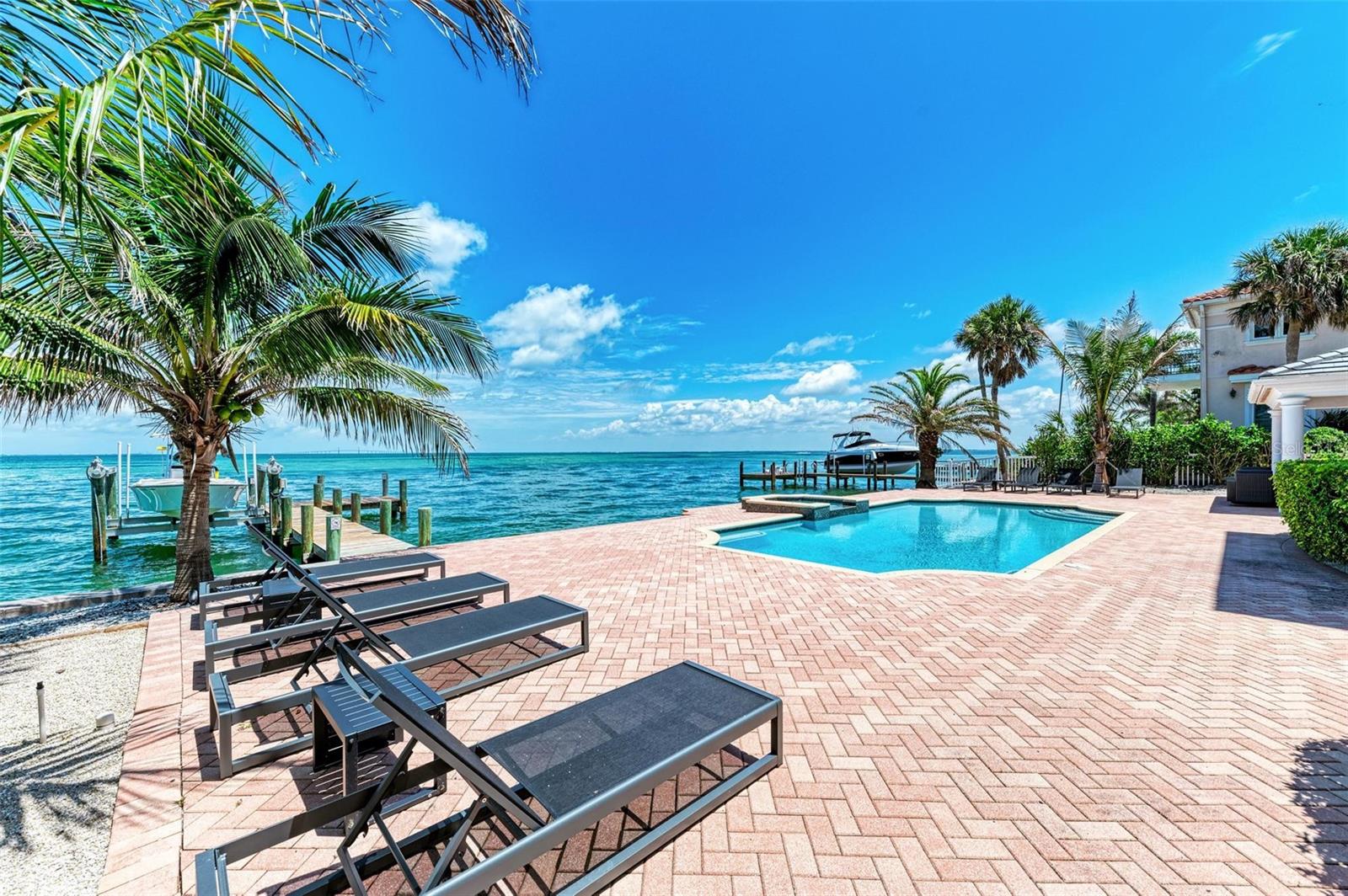 KEY ROYALE 18TH ADD - Residential