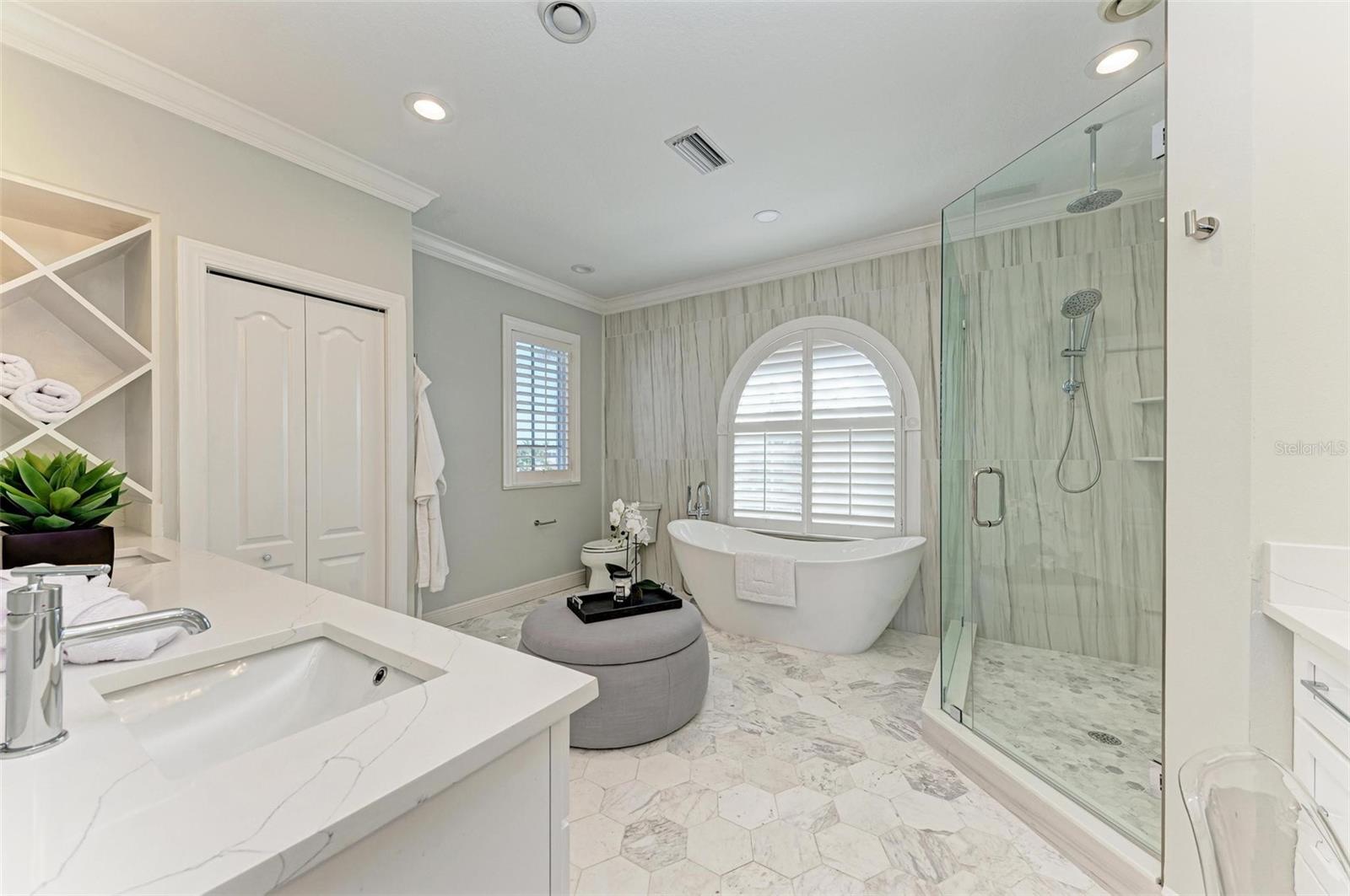 KEY ROYALE 18TH ADD - Residential