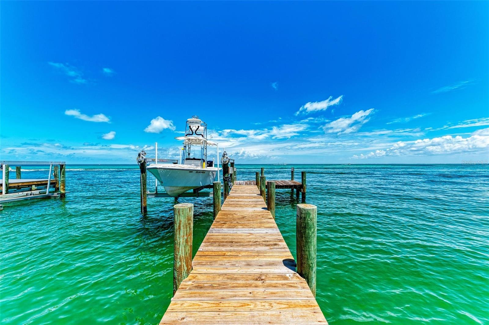 KEY ROYALE 18TH ADD - Residential