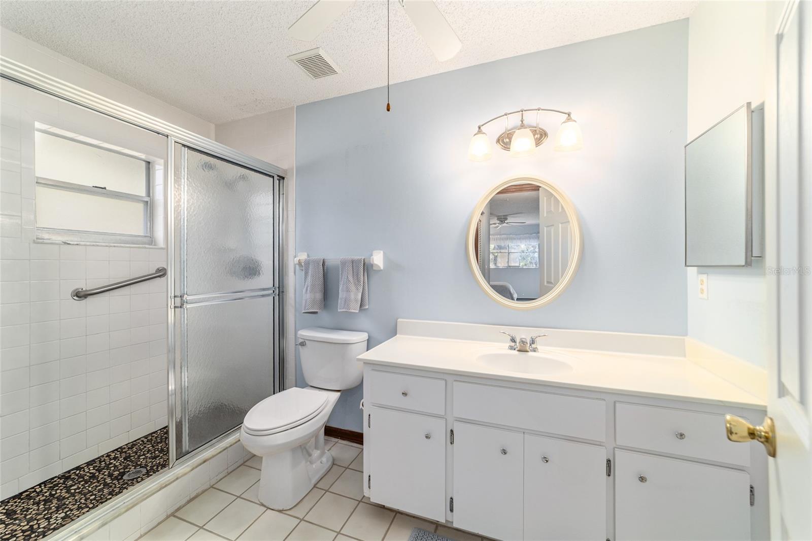 ON TOP OF THE WORLD - Residential