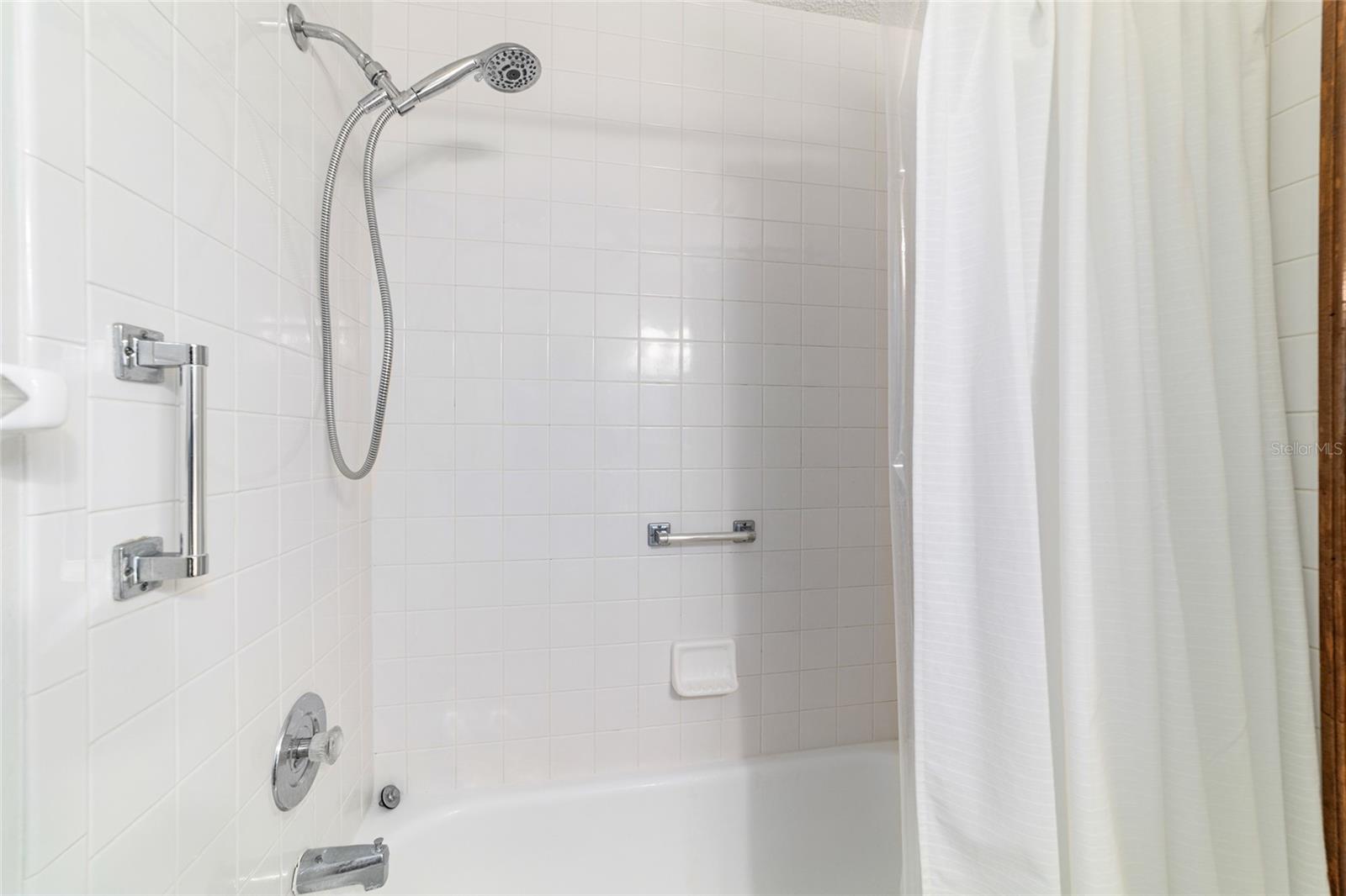 ON TOP OF THE WORLD - Residential