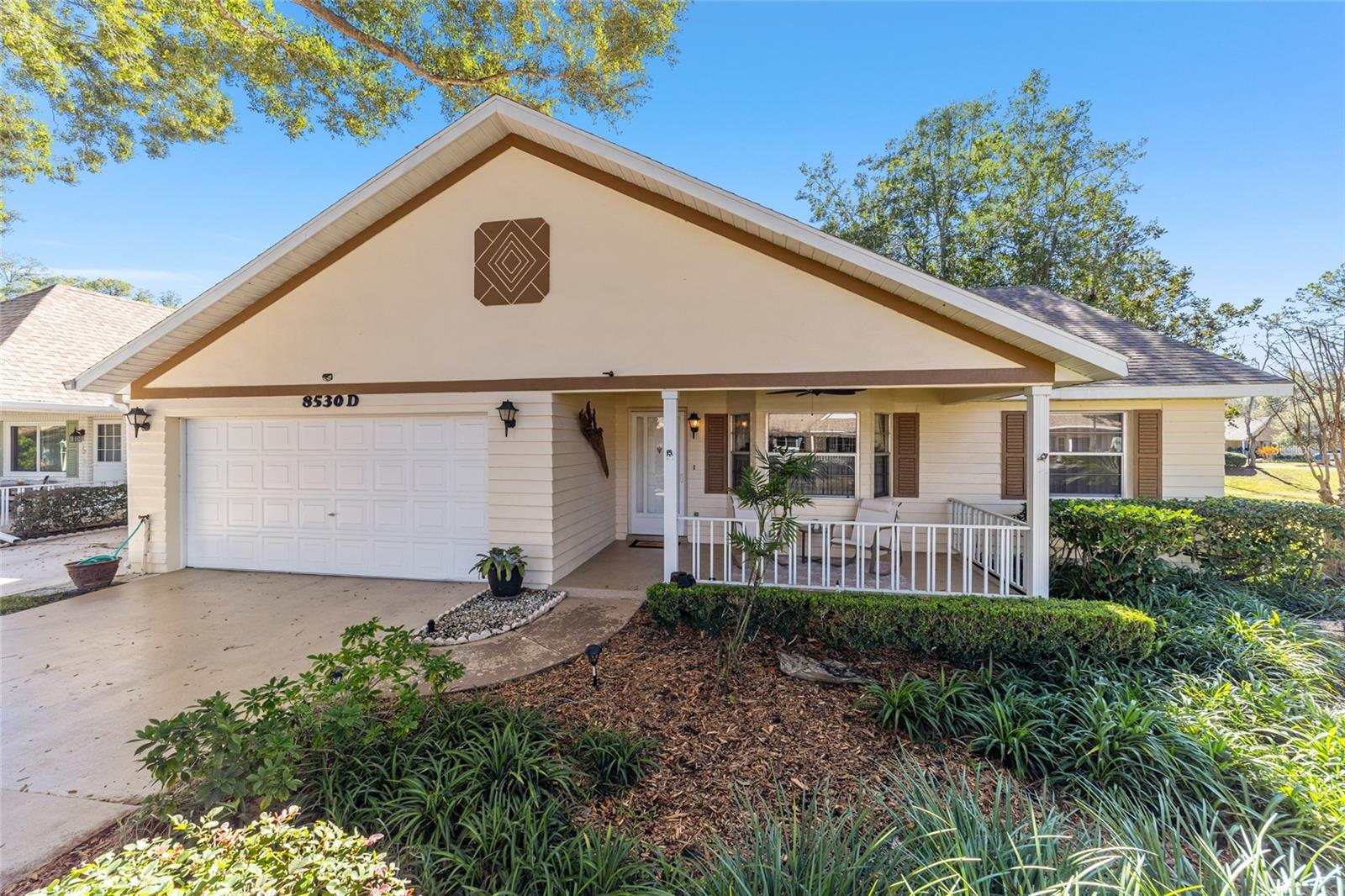 ON TOP OF THE WORLD - Residential