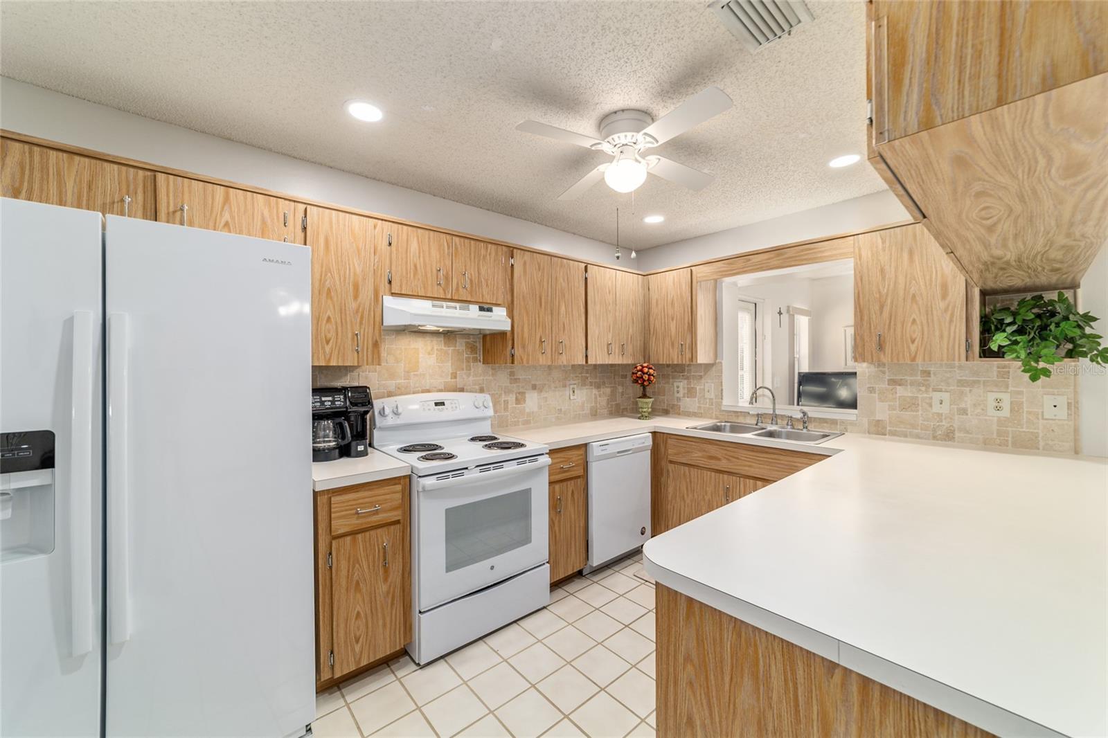 ON TOP OF THE WORLD - Residential