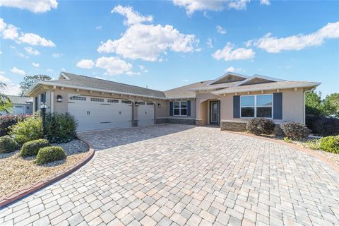 Photo of 8445 SW 93rd Circle, Ocala, FL 34481 (MLS # OM713310)