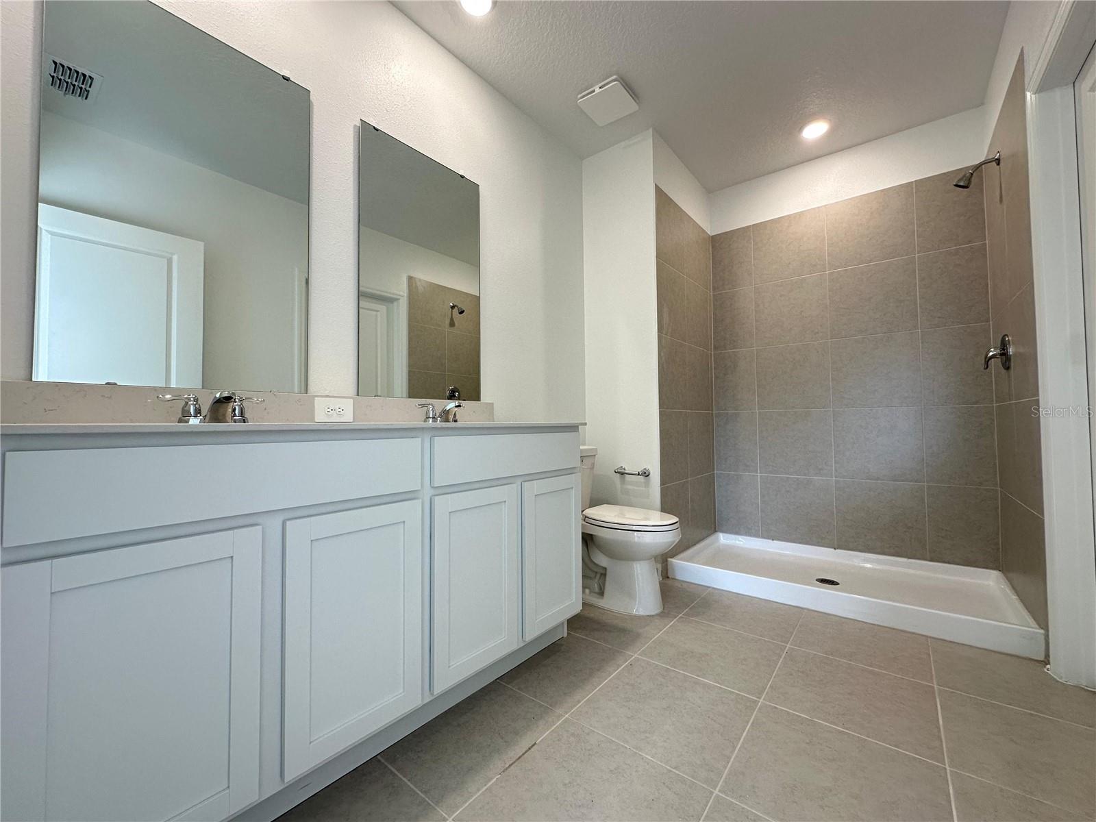 KNIGHTSBRIDGE PH 2 - Residential Lease