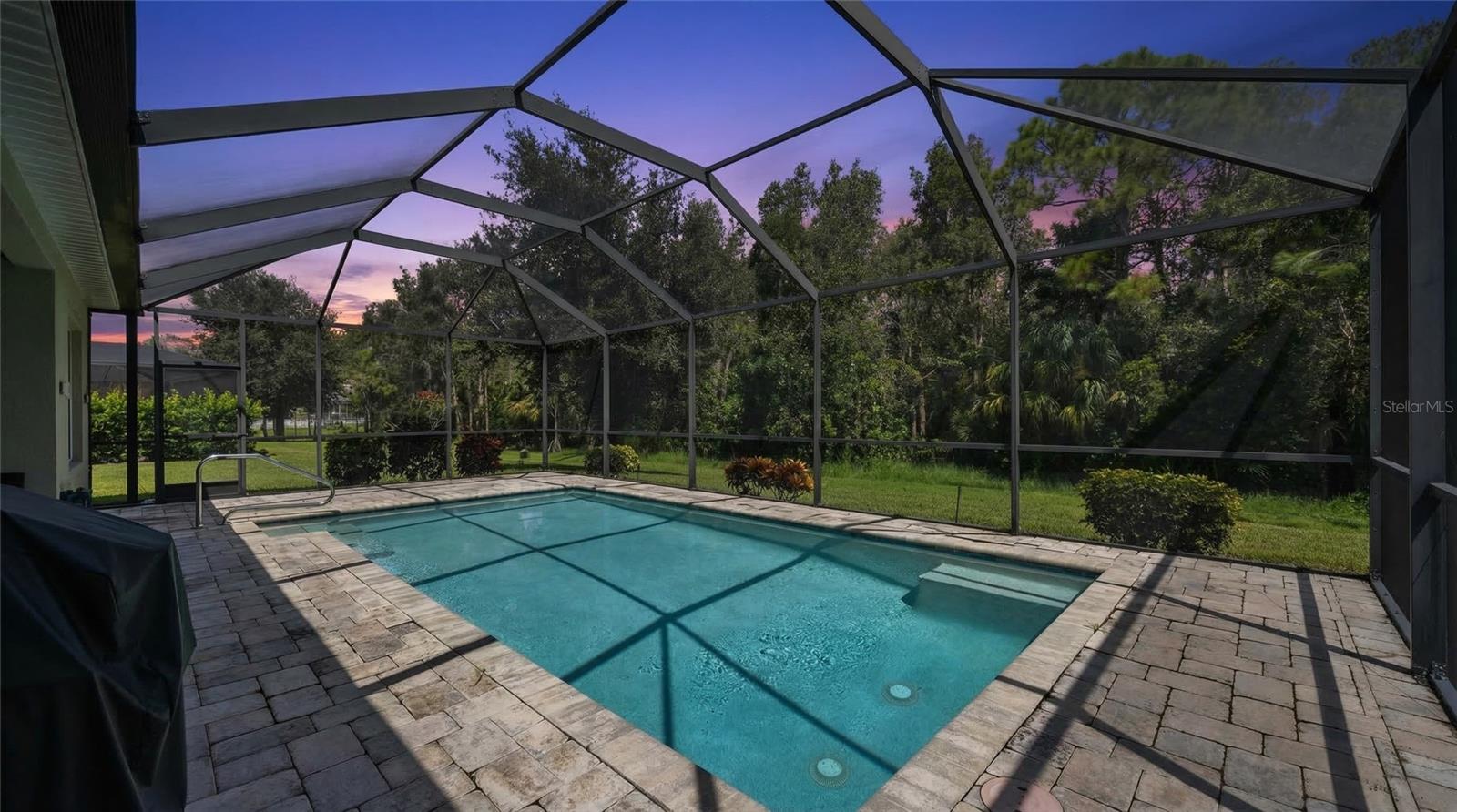 WINDWOOD - Residential