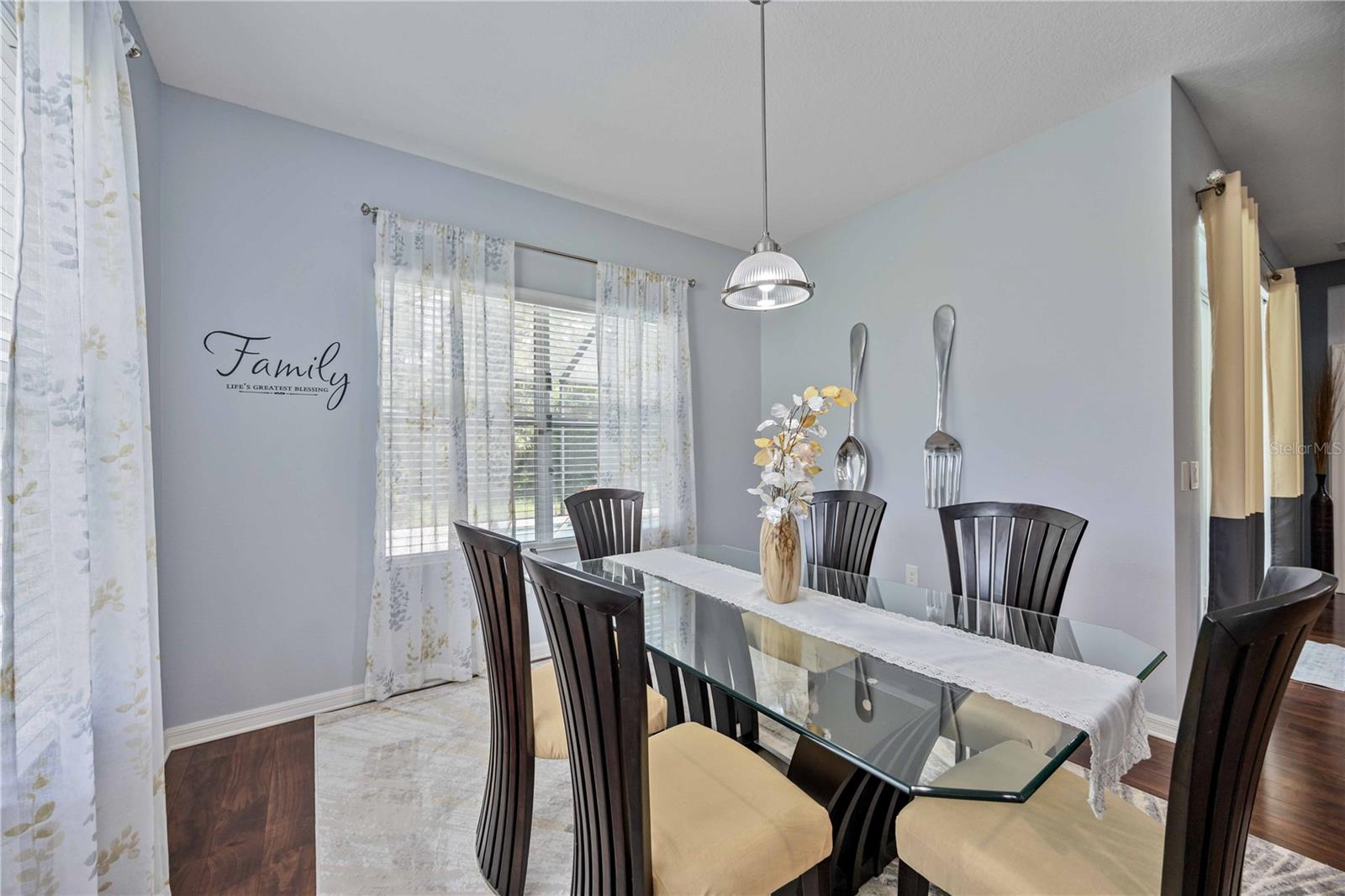 WINDWOOD - Residential