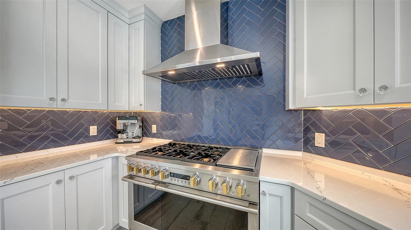 NORTH POINT HARBOUR UNIT THREE - Residential