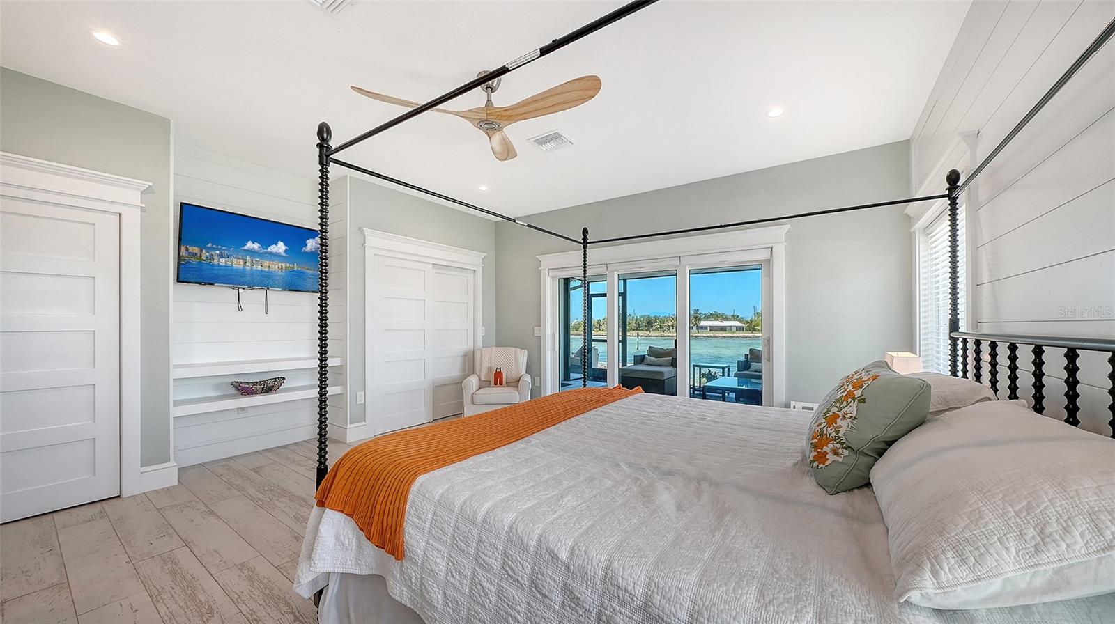 NORTH POINT HARBOUR UNIT THREE - Residential