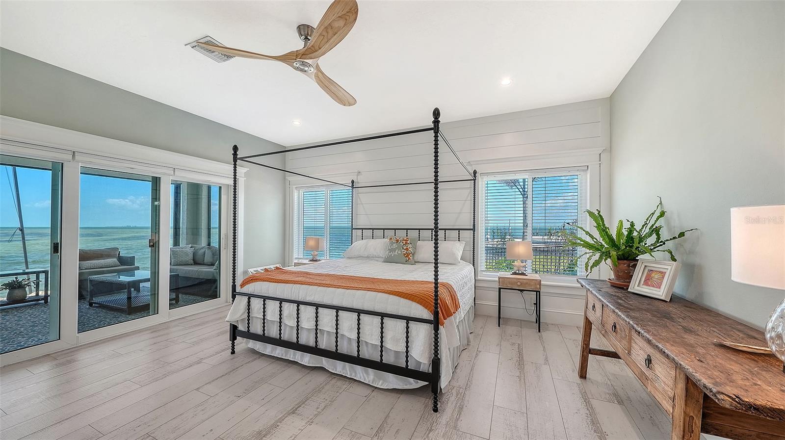 NORTH POINT HARBOUR UNIT THREE - Residential