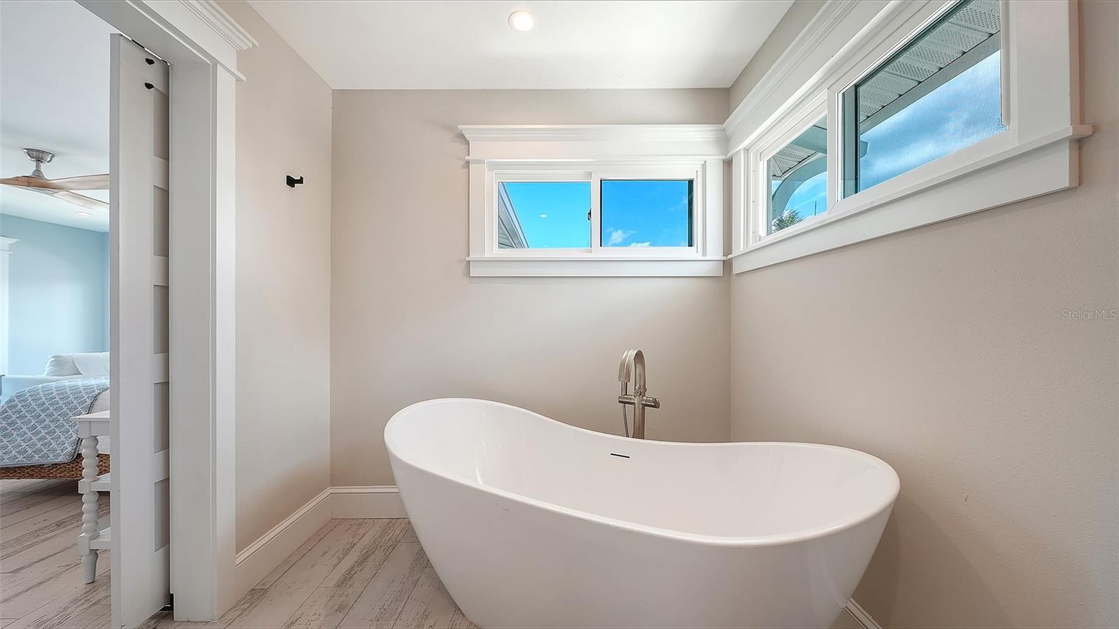 NORTH POINT HARBOUR UNIT THREE - Residential