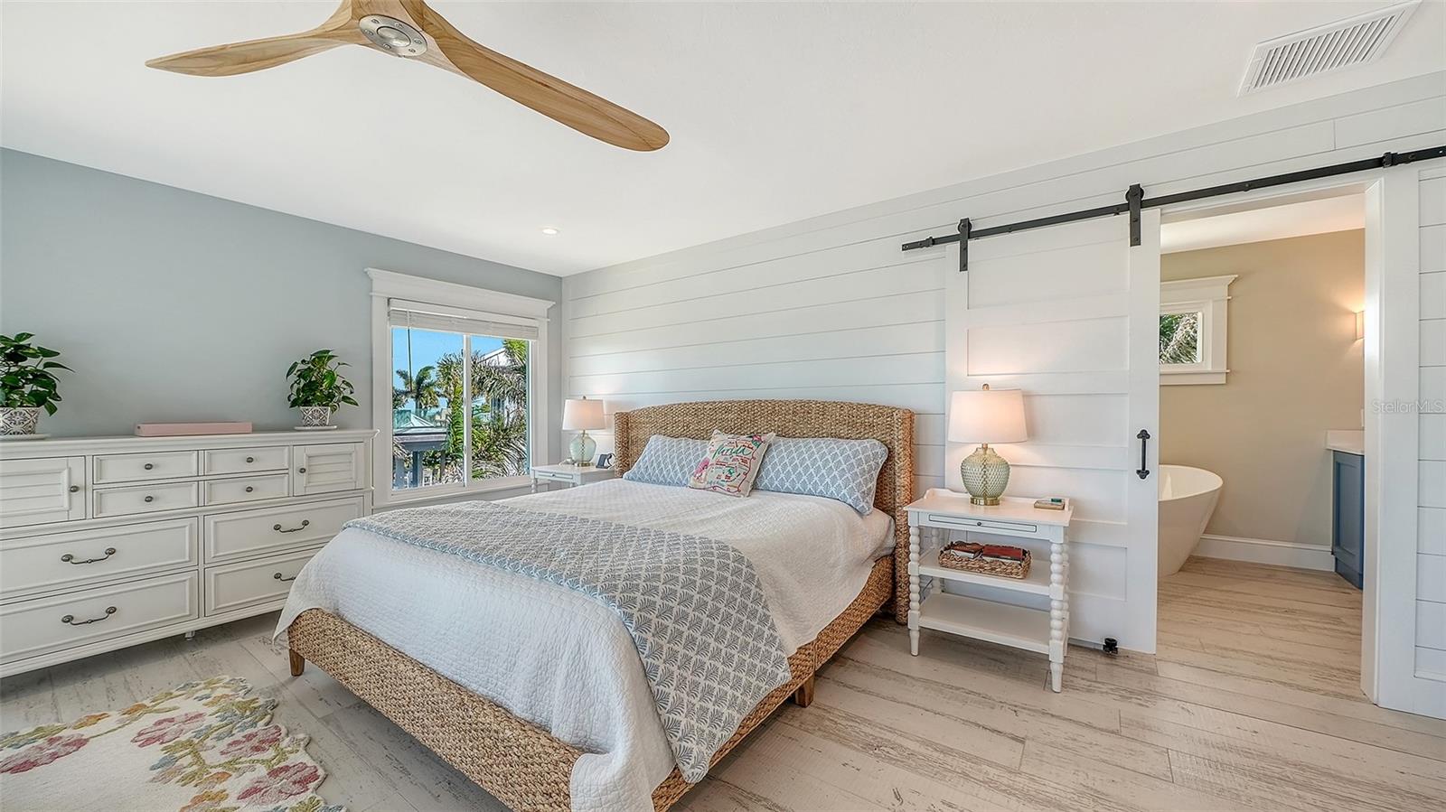 NORTH POINT HARBOUR UNIT THREE - Residential