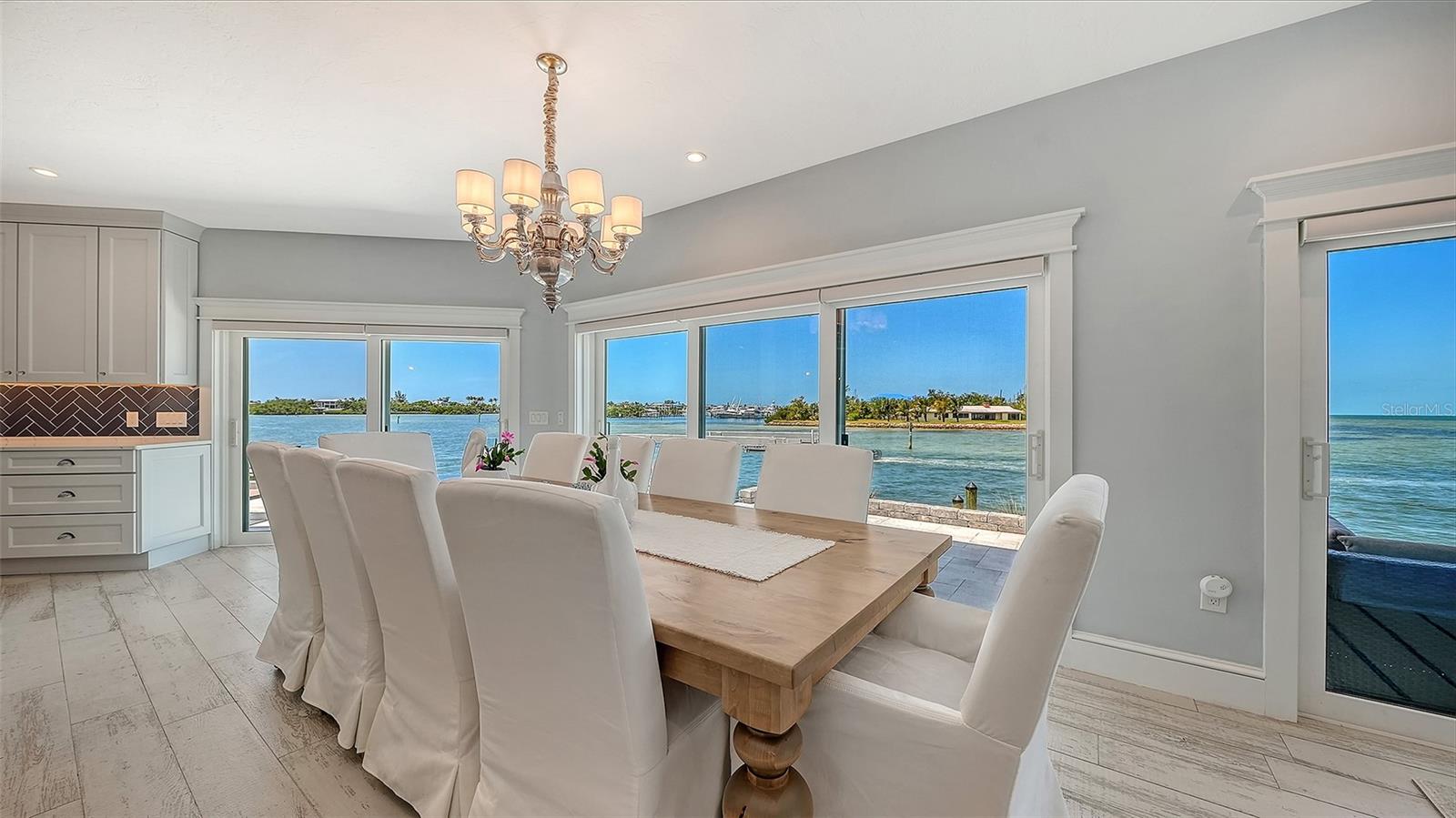 NORTH POINT HARBOUR UNIT THREE - Residential