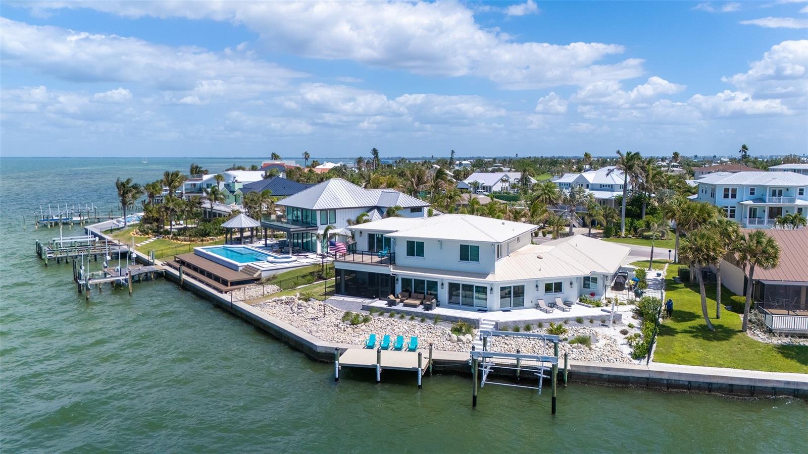 723 KEY ROYALE DRIVE