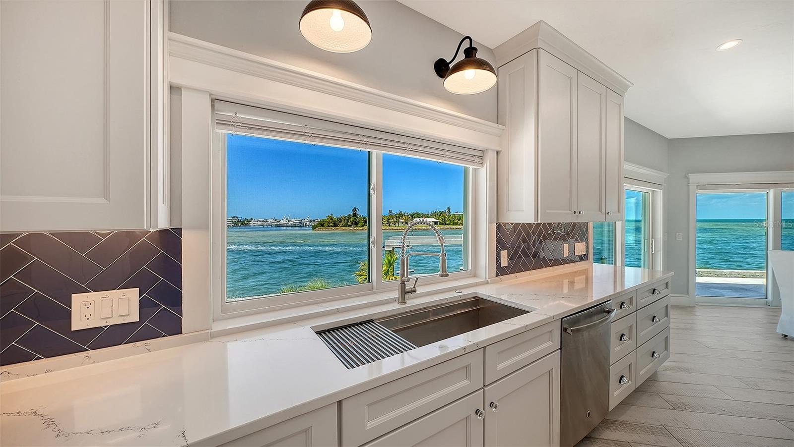 NORTH POINT HARBOUR UNIT THREE - Residential