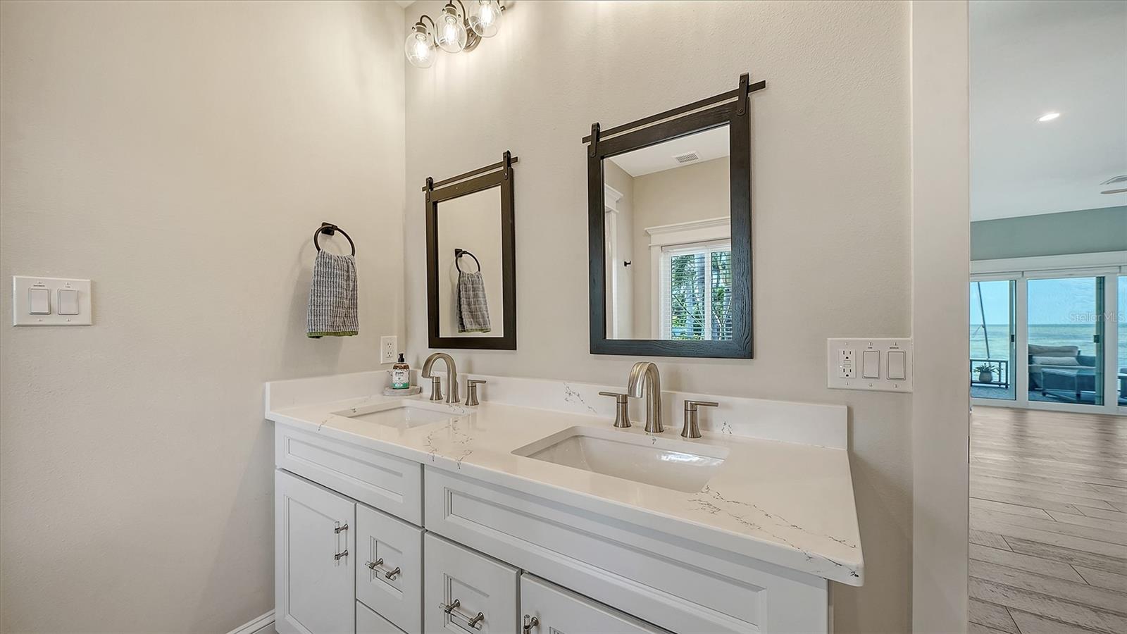 NORTH POINT HARBOUR UNIT THREE - Residential