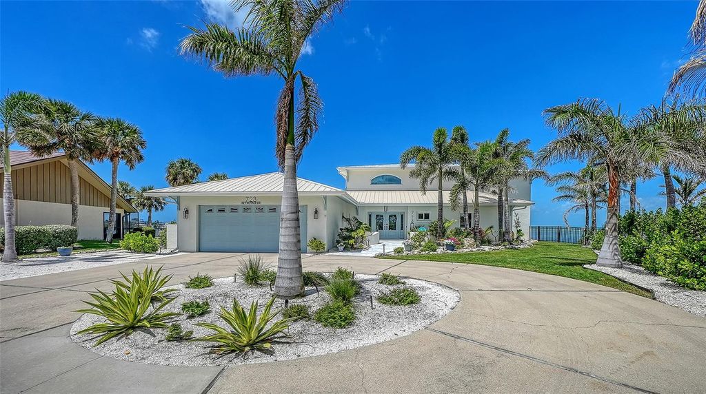 Photo of 723 Key Royale Drive, Holmes Beach, FL 34217 (MLS # A4689081)