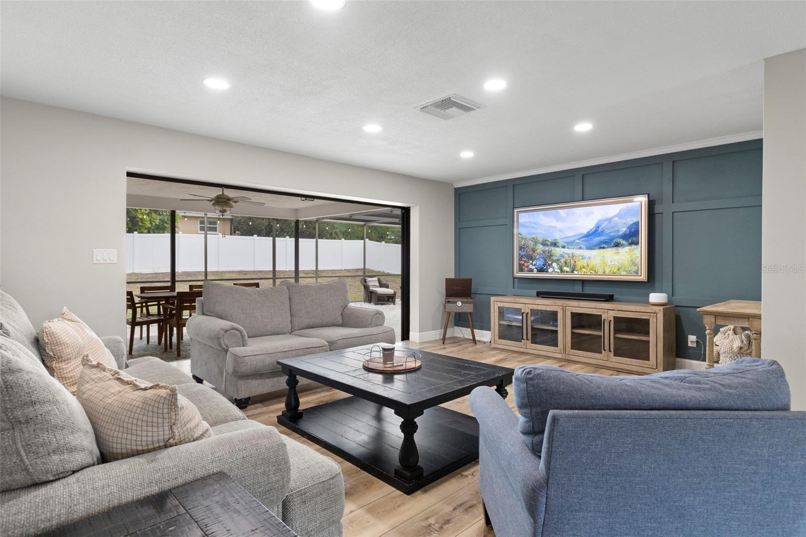 WESTLAKE VILLAGE - Residential