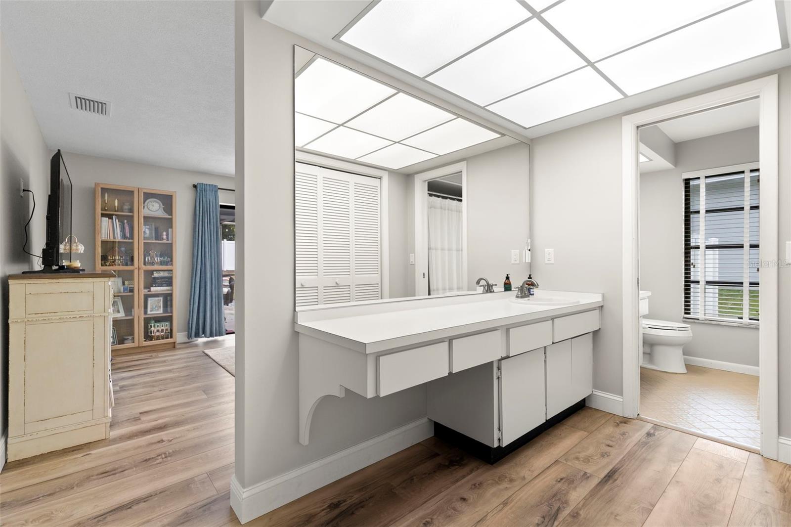 WESTLAKE VILLAGE - Residential