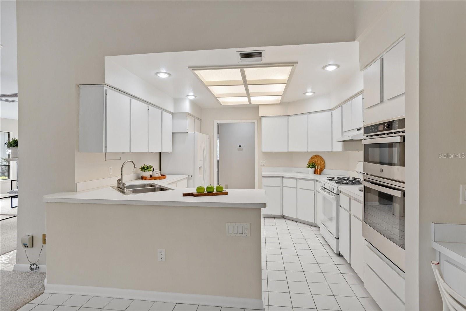 SABAL POINT AT SABAL GREEN - Residential
