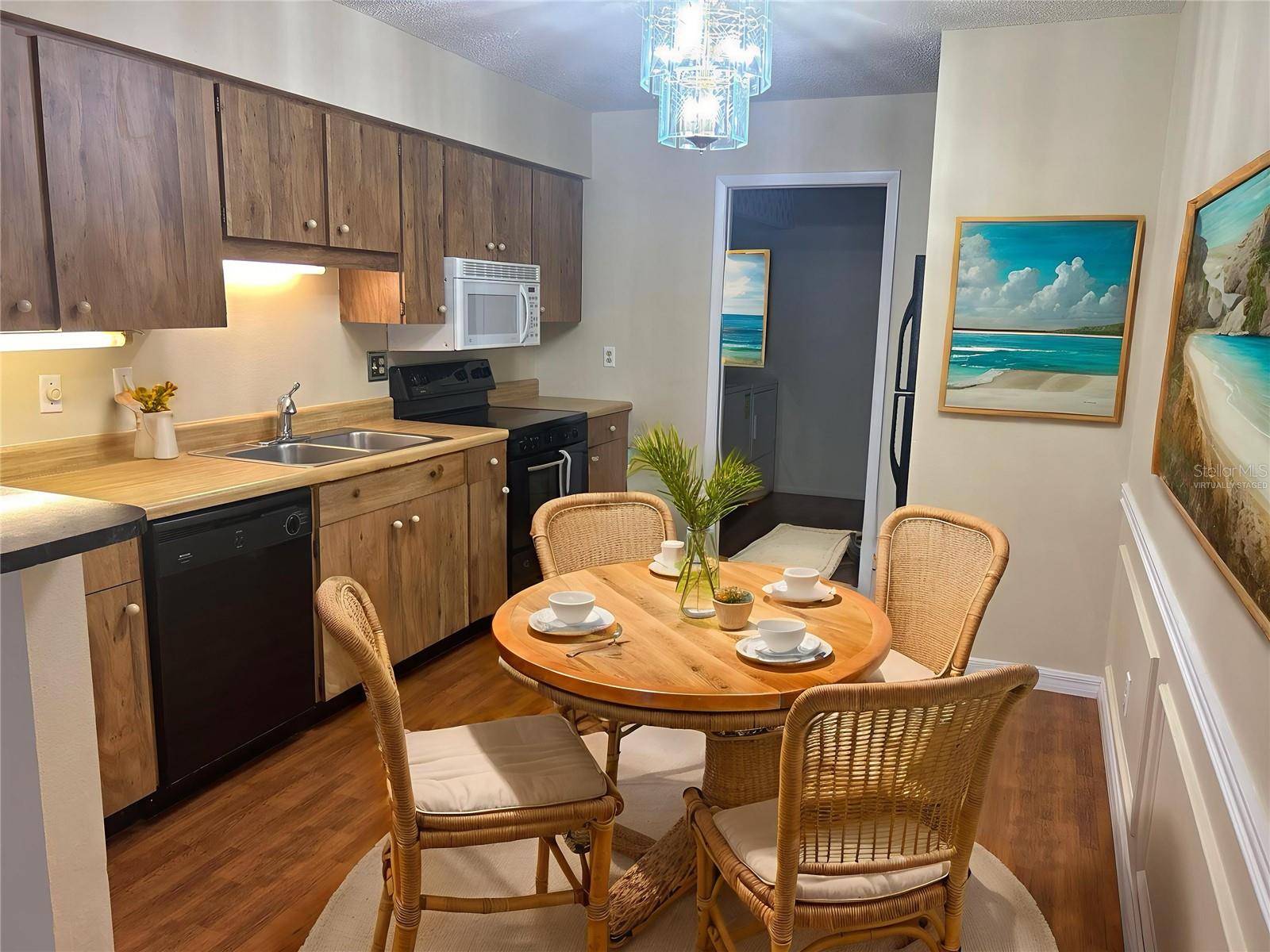 HERITAGE VILLAGE WEST - Residential