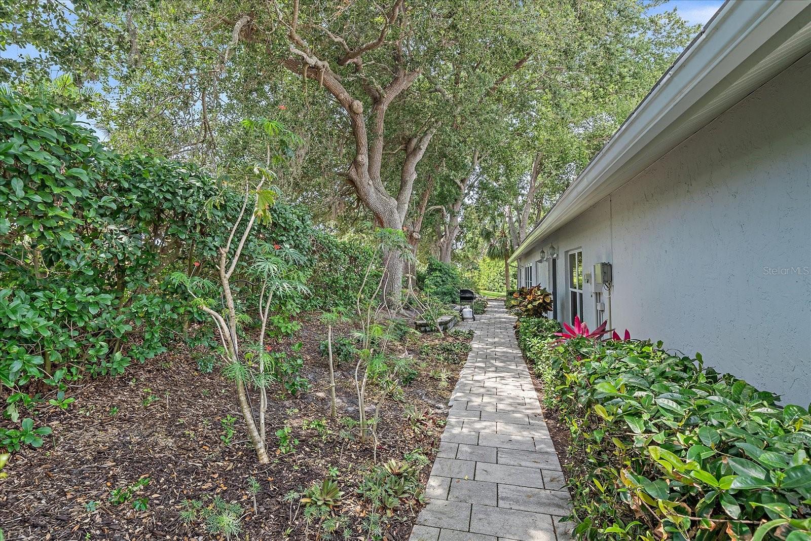 COLONY PLACE - Residential