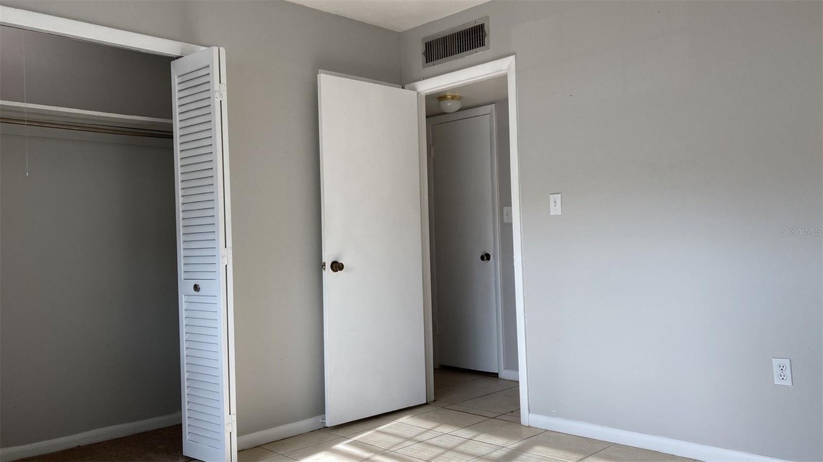 LA VENTURA A CONDO - Residential Lease