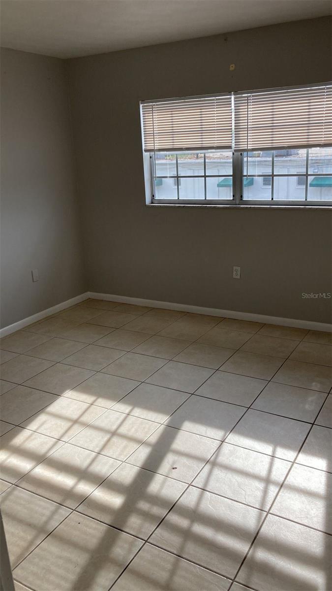 LA VENTURA A CONDO - Residential Lease