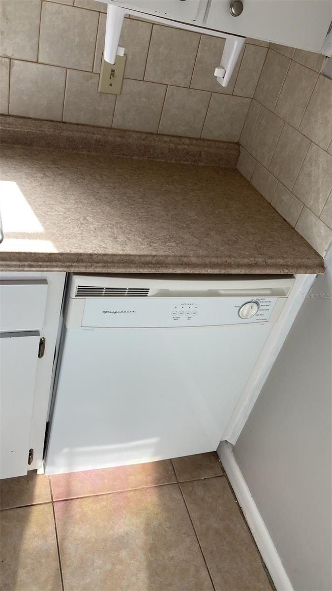 LA VENTURA A CONDO - Residential Lease
