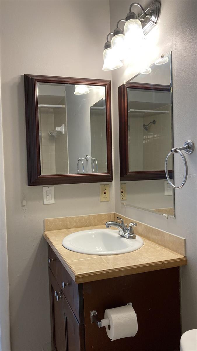 LA VENTURA A CONDO - Residential Lease