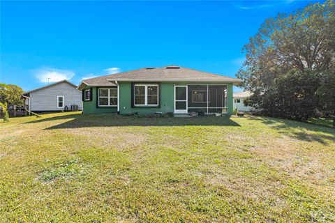 A home in TAVARES