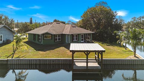 A home in TAVARES